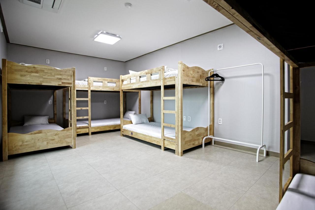 One Percent Hostel Jeonju Buitenkant foto
