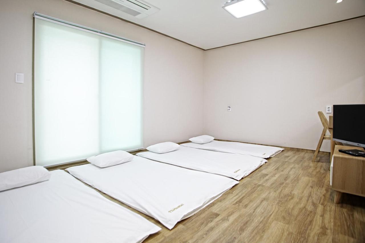 One Percent Hostel Jeonju Buitenkant foto